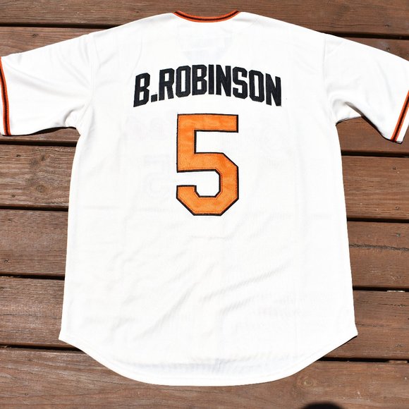 New!! Brooks Robinson Baltimore Orioles Cream Baseball Jersey Adult Medium - Picture 1 of 2
